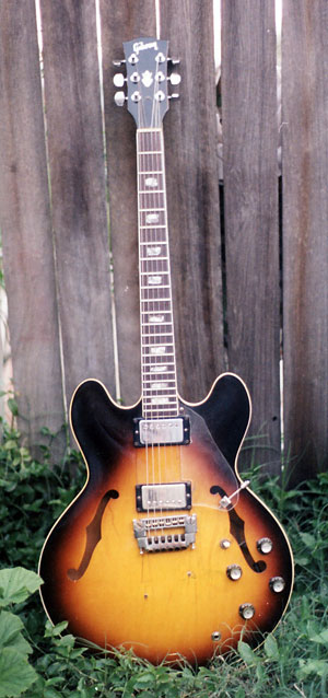 Gibson 335 front view