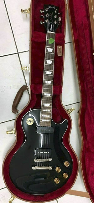 Les Paul Classic in its case