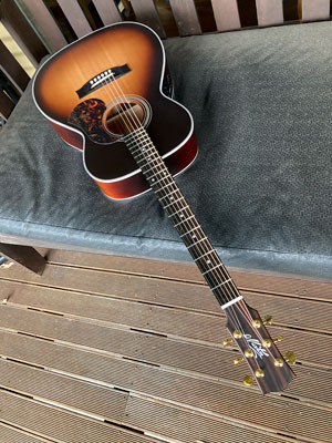 Maton Troubadour Traditional